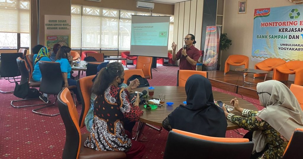 Monitoring dan Evaluasi Pelaksanaan Program Program Indofood Waste Initiative (IWI) Yogyakarta