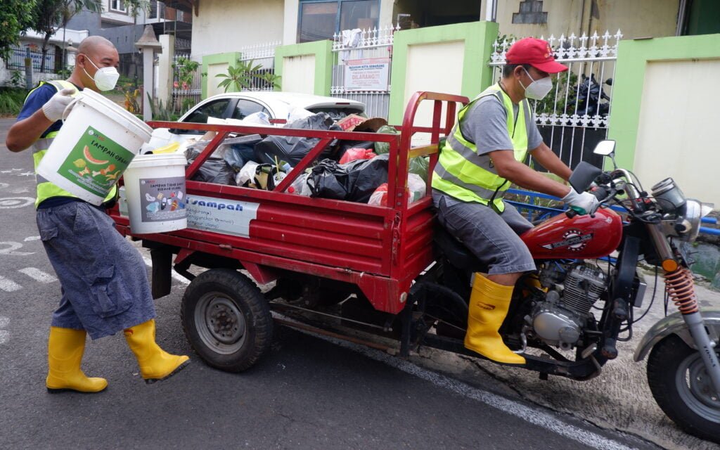Pengendalian Sampah di Kota Semarang melalui Program CCBO