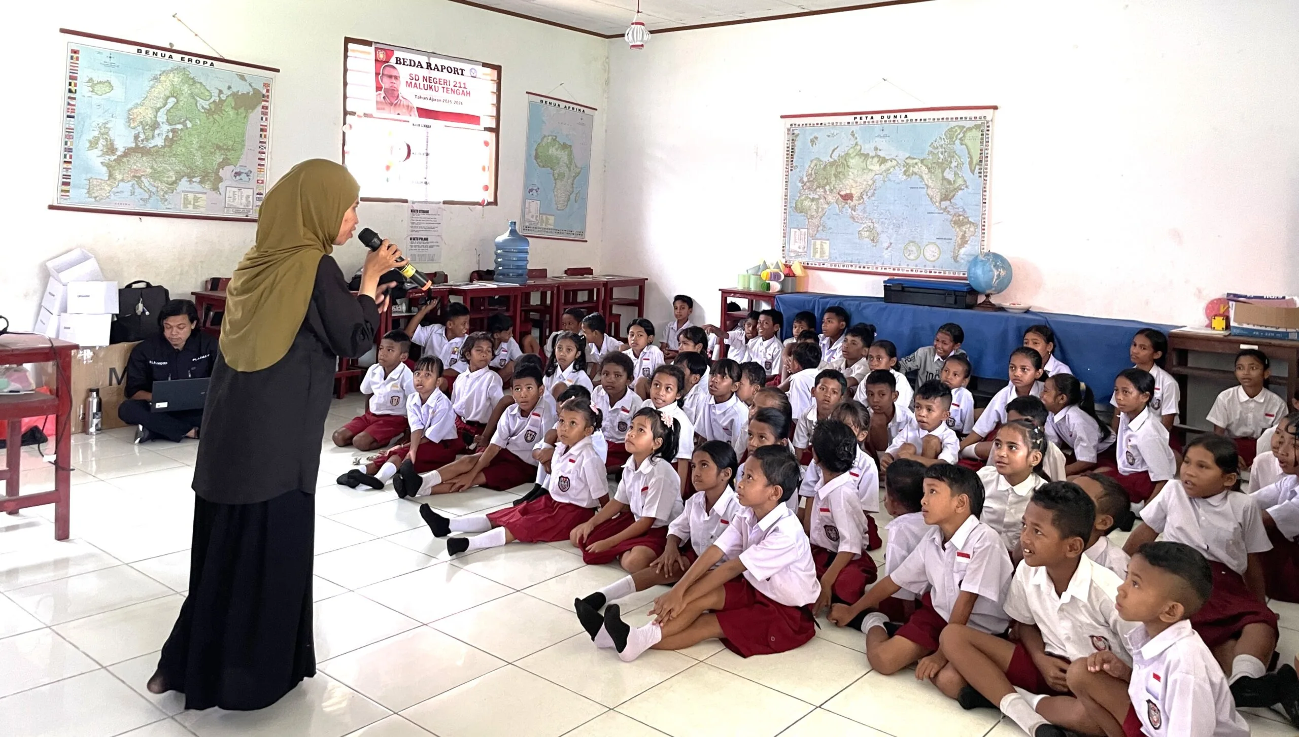 Program Plasma-B Gelar Edukasi Pengurangan, Pemilahan, dan Bahaya Sampah di SDN 211 Maluku Tengah